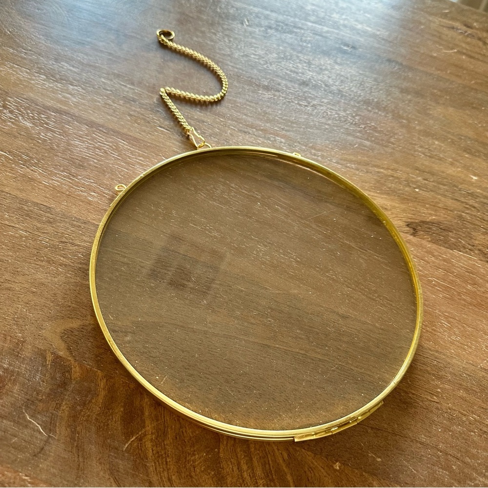Hanging Faux Gold Pressed Flower Frame